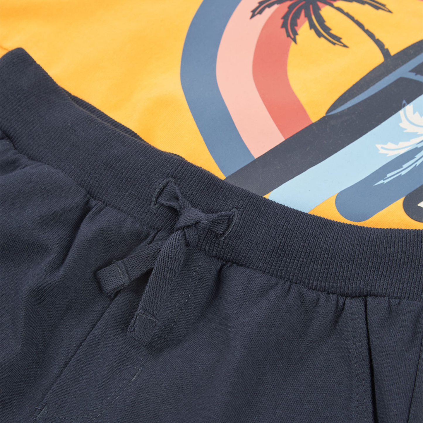 Conjunto de Verão para Criança Amarelo e Azul “Welcome to Hawaii” | T-Shirt + Calções
