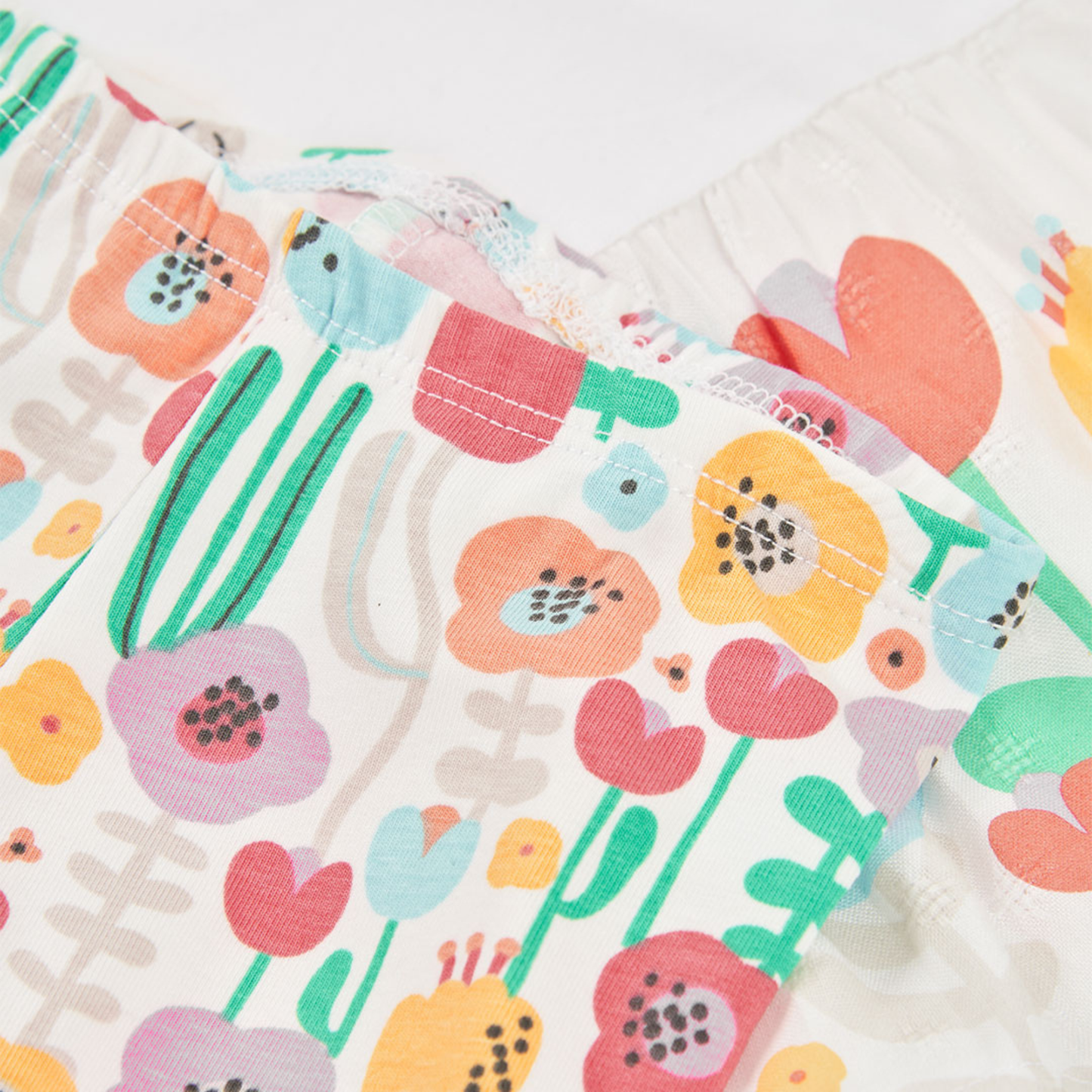 Conjunto de T-shirt e Leggings