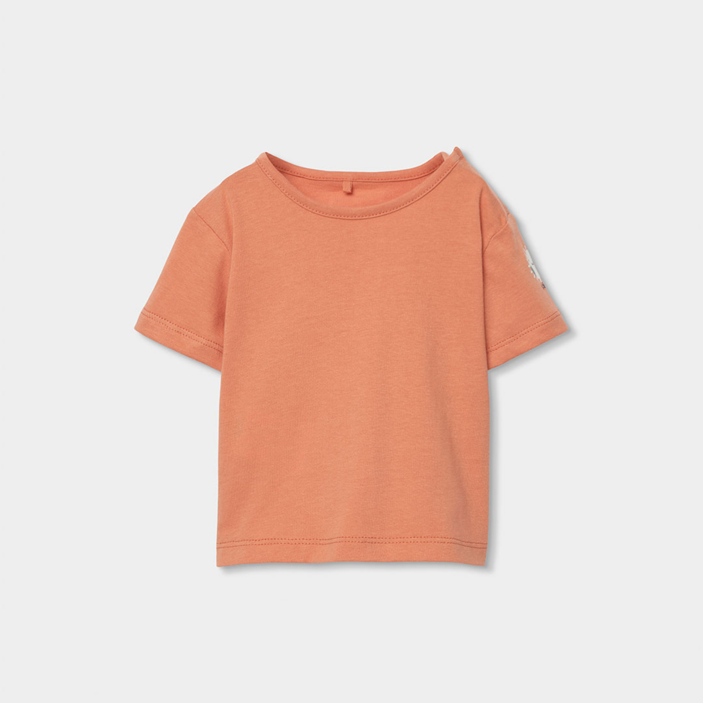 Conjunto de Jardineiras e T-shirt xadrez