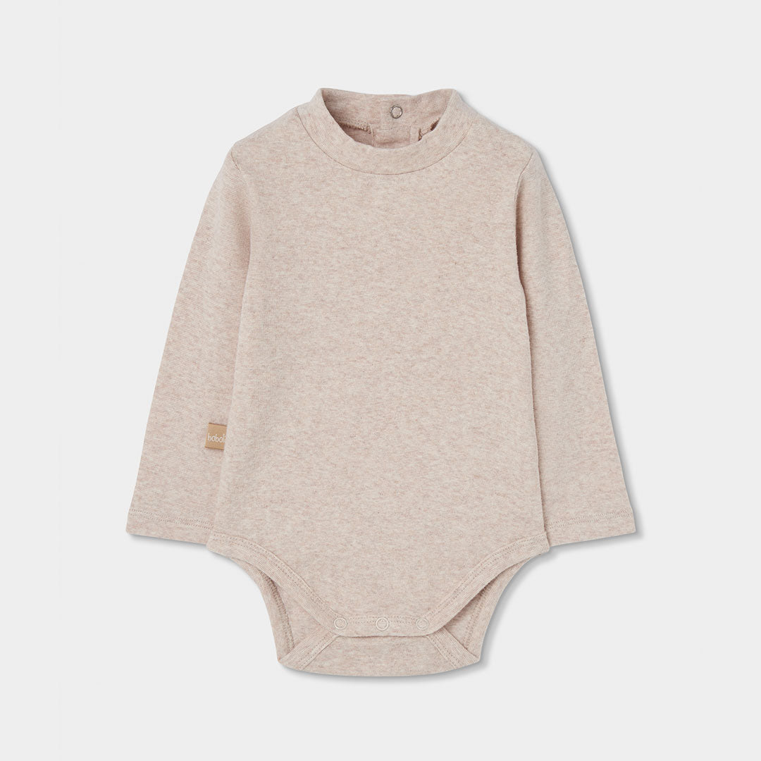 Conjunto Jardineiras de Ganga Urso e Body Bege
