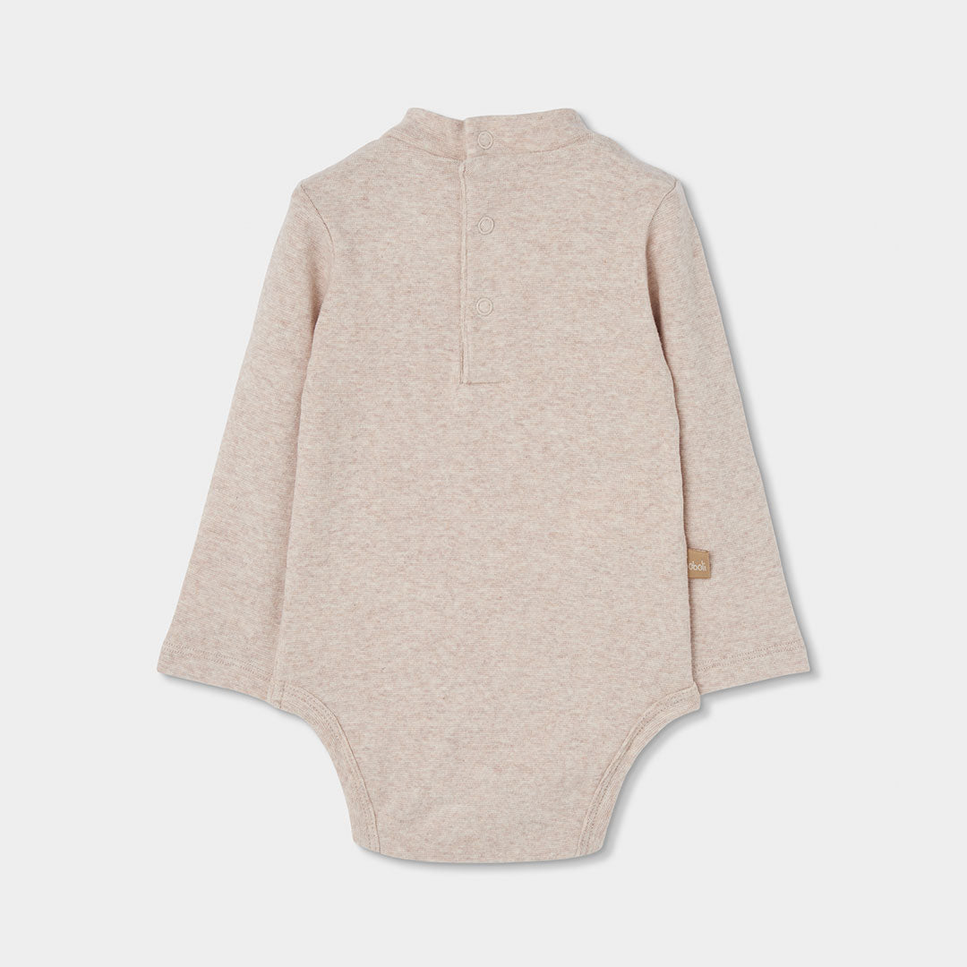 Conjunto Jardineiras de Ganga Urso e Body Bege