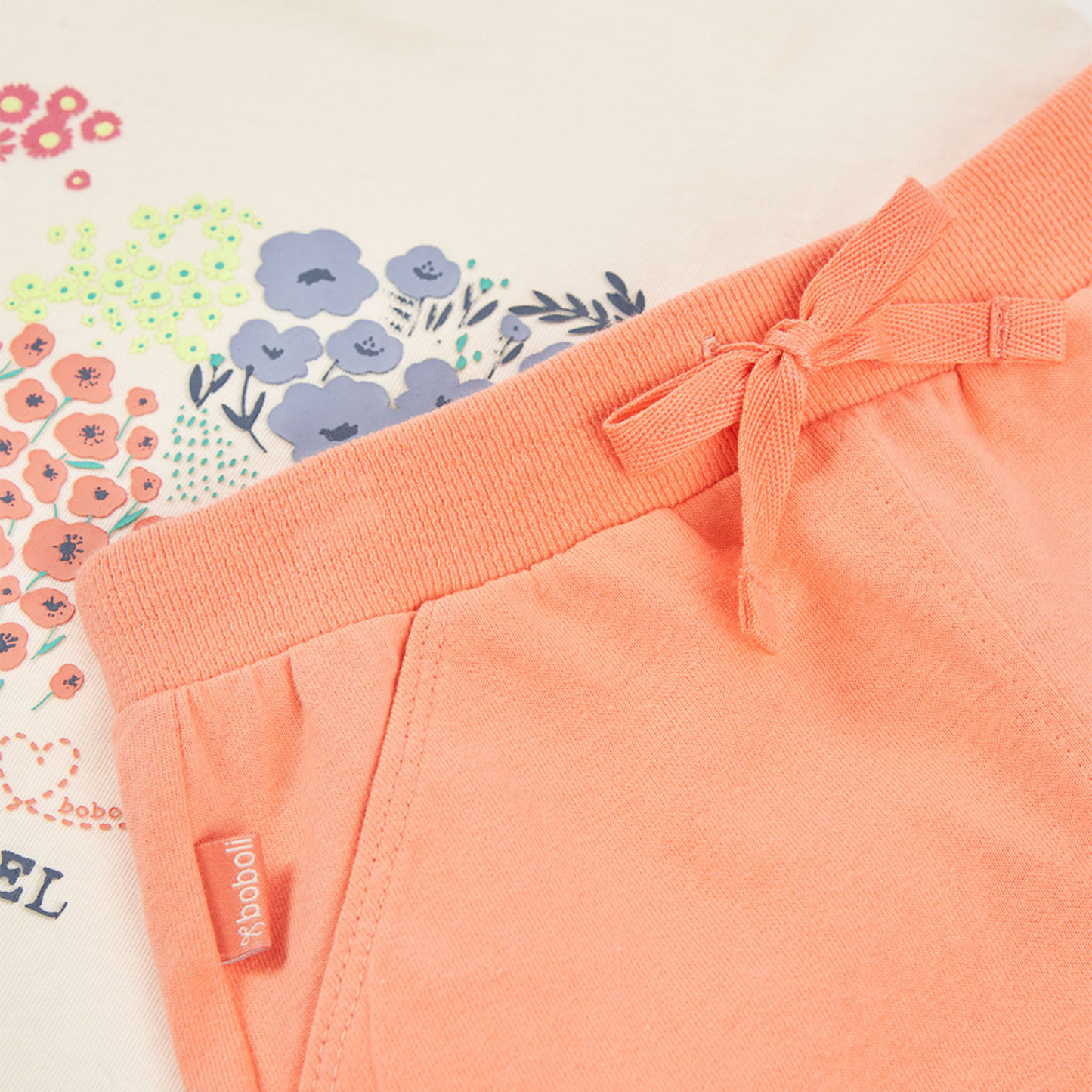 Conjunto de T-shirt e Calções