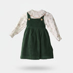 Conjunto de saia/jardineira e camisa com folho em algodão