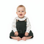 Conjunto de saia/jardineira e camisa com folho em algodão