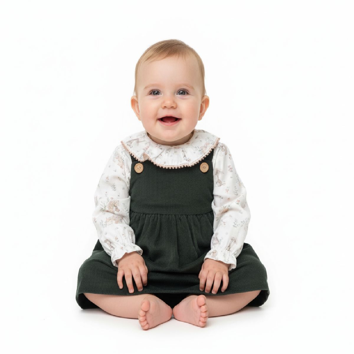 Conjunto de saia/jardineira e camisa com folho em algodão