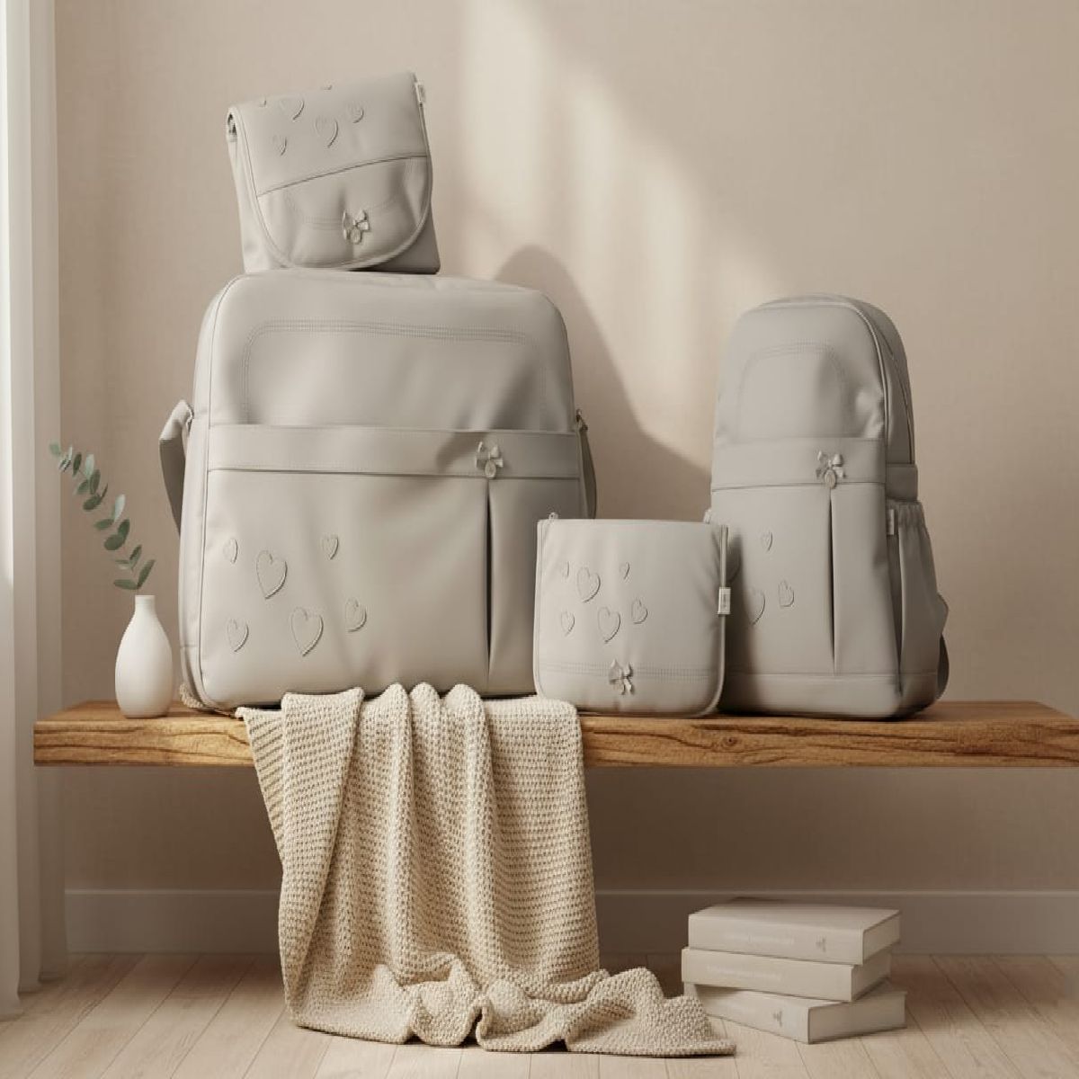 Kit Maternidade (5 Peças): Elegância e Organização em Tons Neutros.